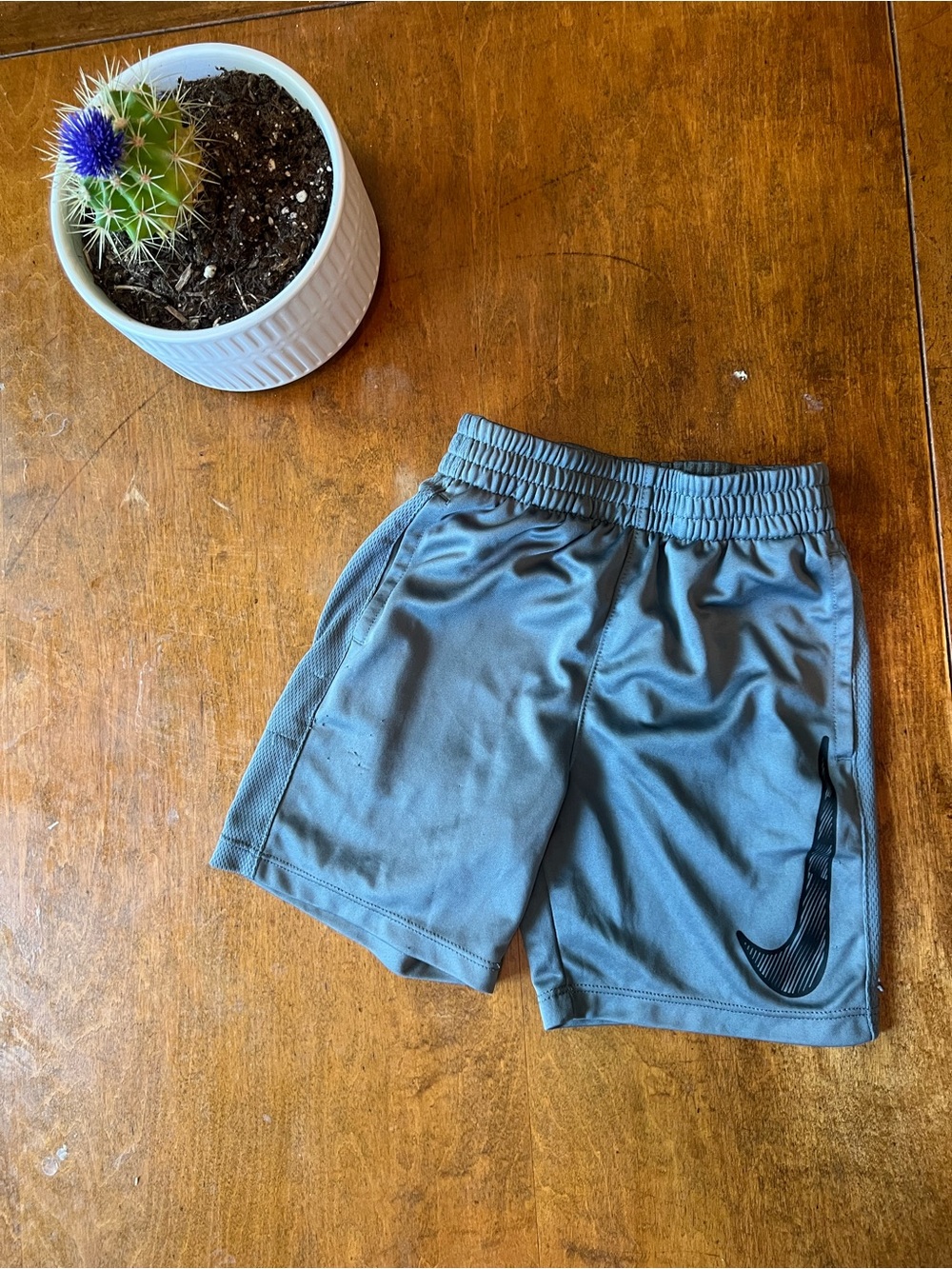 Nike Dri-FIT Boys Shorts Size 5-6 Gray Athletic Performance Active